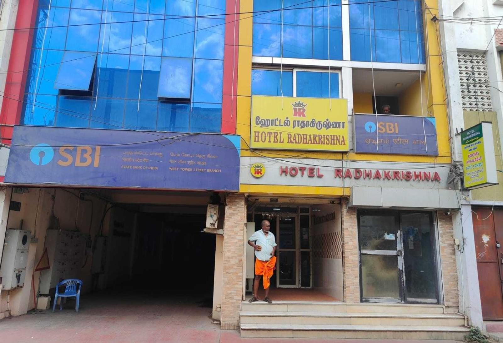 Hotel O Radhakrishna Maduráj Kültér fotó