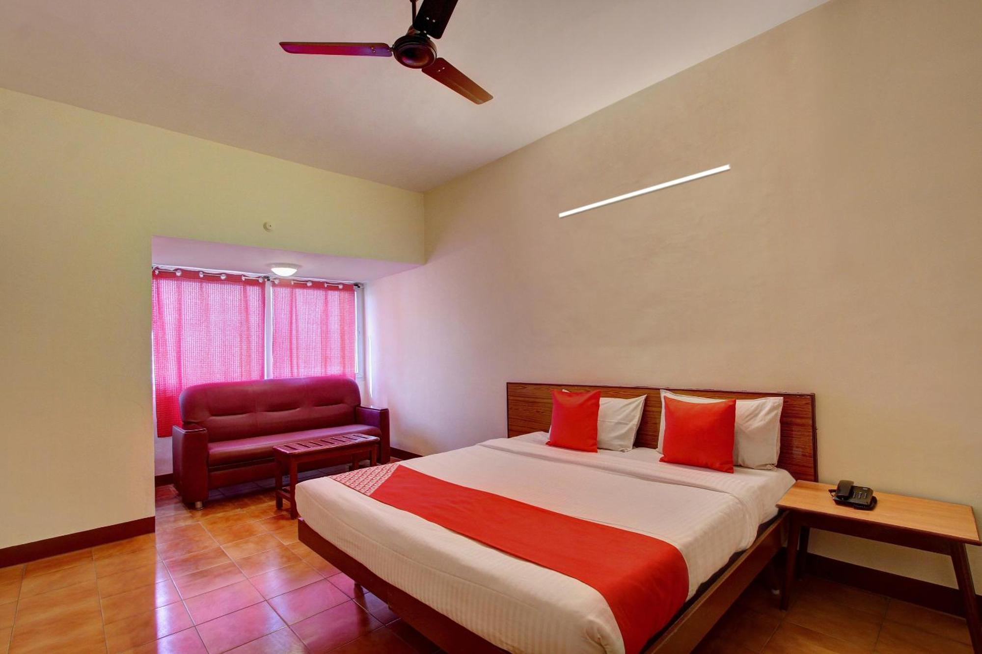 Hotel O Radhakrishna Maduráj Kültér fotó