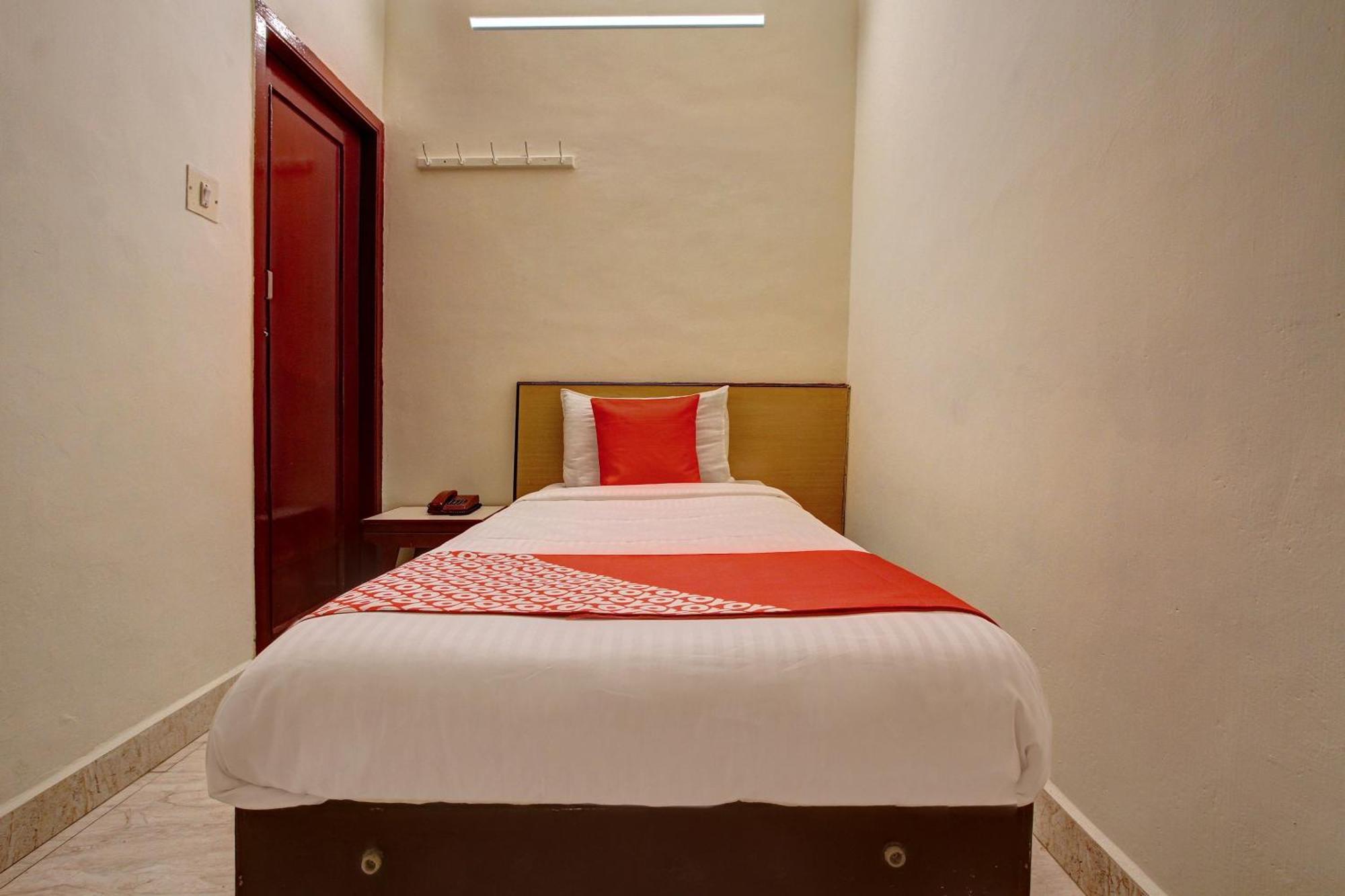 Hotel O Radhakrishna Maduráj Kültér fotó