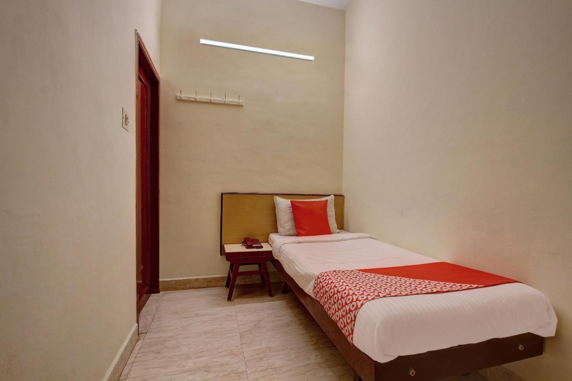 Hotel O Radhakrishna Maduráj Kültér fotó
