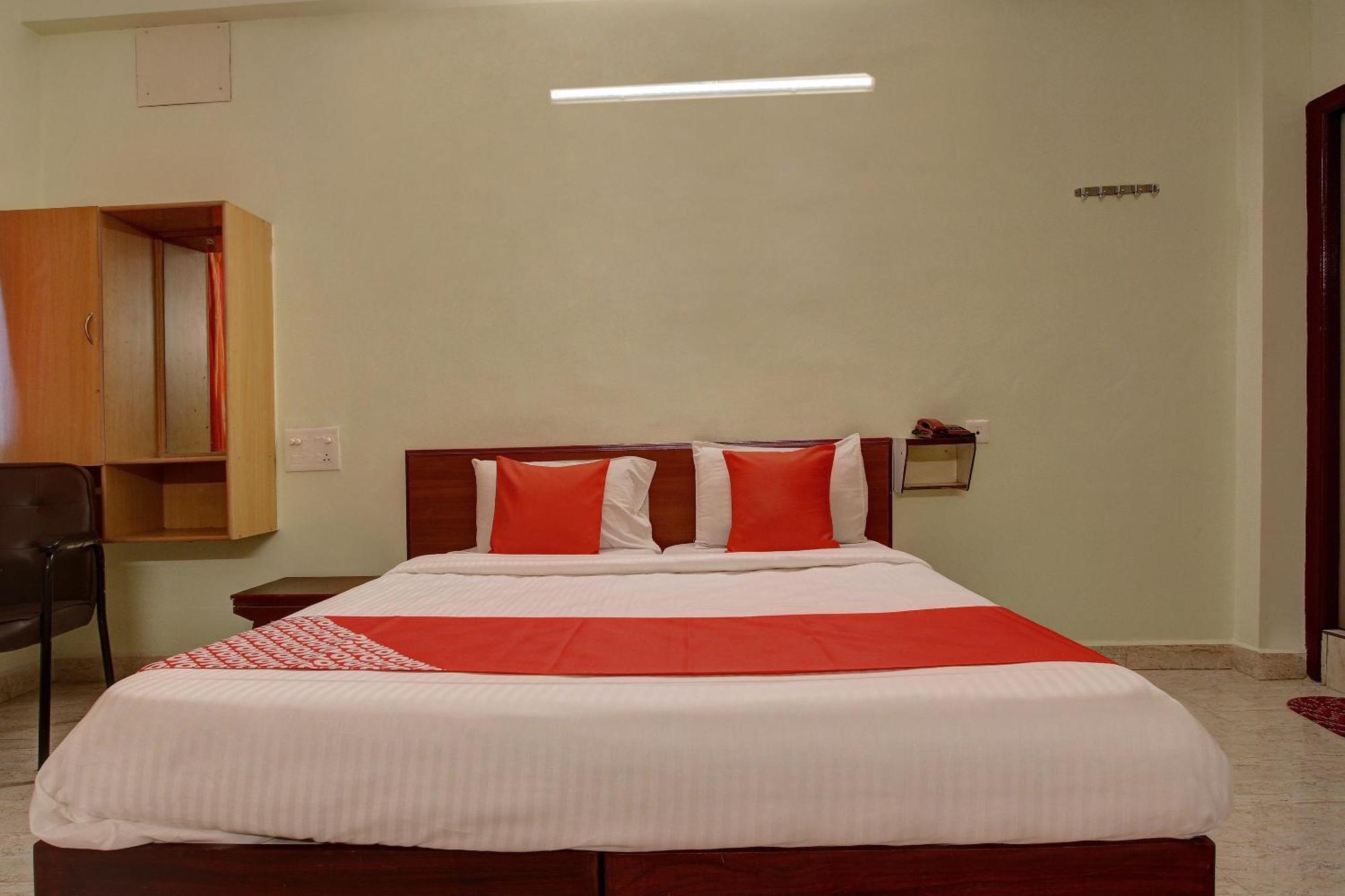 Hotel O Radhakrishna Maduráj Kültér fotó