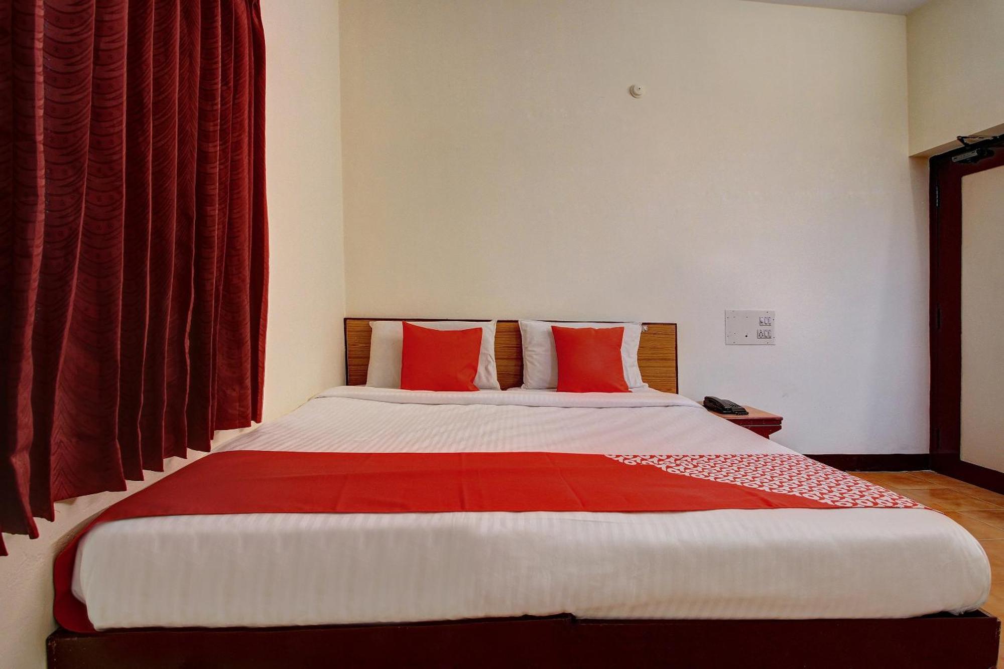 Hotel O Radhakrishna Maduráj Kültér fotó